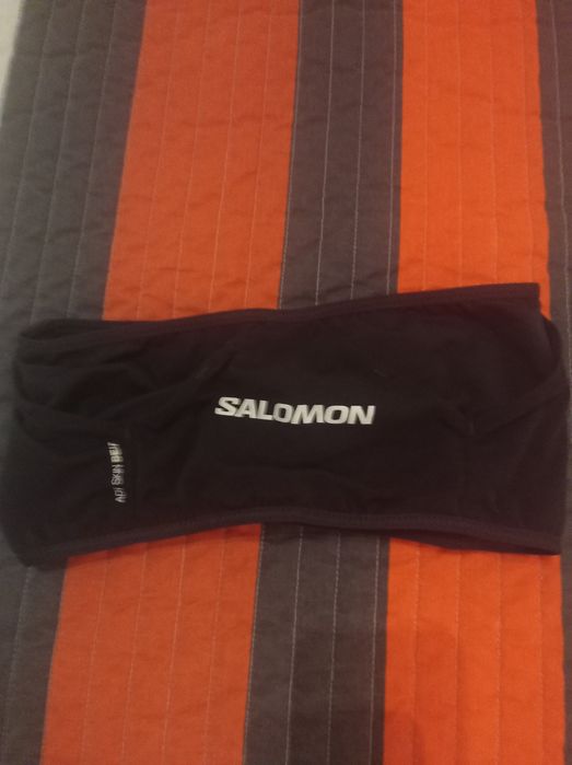 Roupa desportiva de trail running da SALOMON, LURBEL e WWA