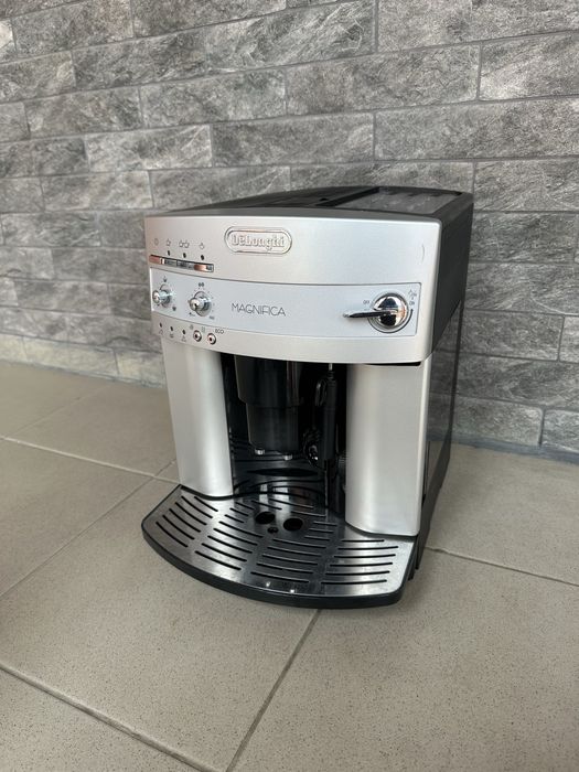 Кавомашина Delonghi Magnifica ESAM кавоварка після повного ТО
