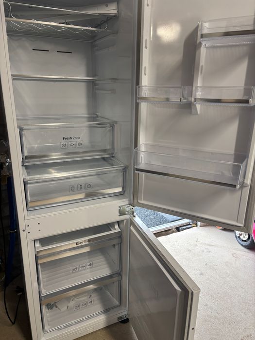 Lodówka Samsung BRB260034WW/EF