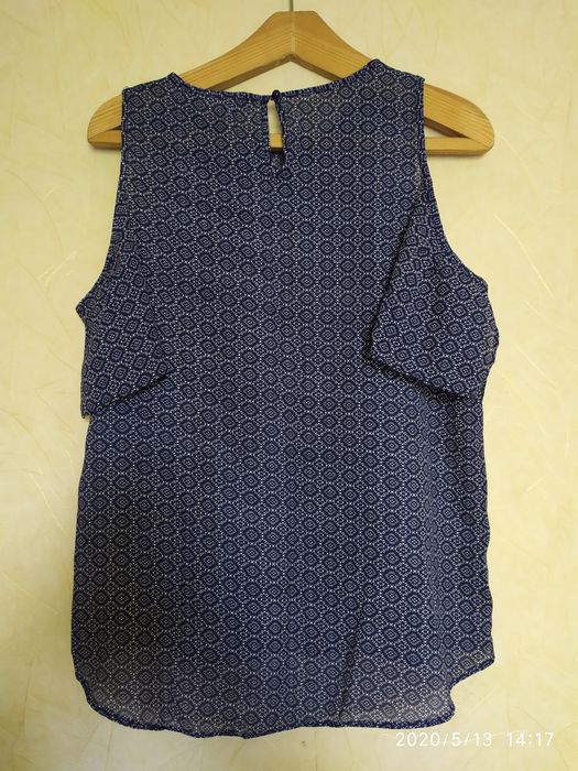 Блуза с открытыми плечами р 36-38 (с-м)