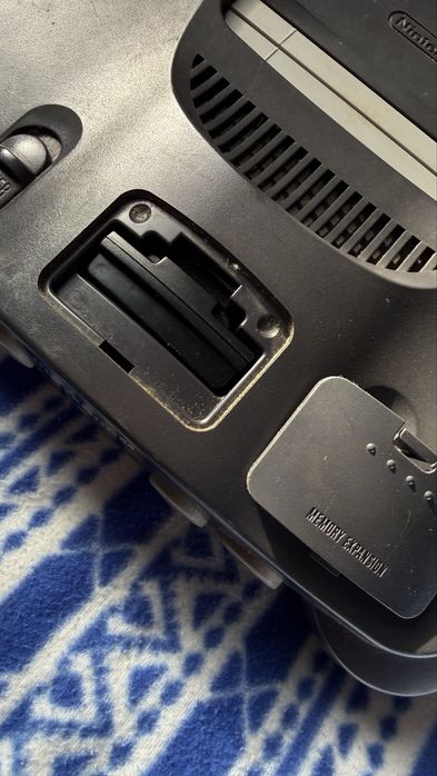 Nintendo 64 + 2 comandos + 4 jogos