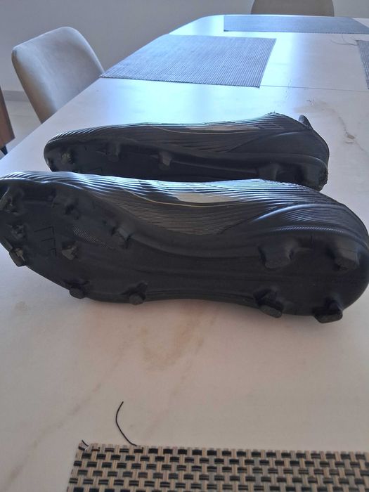 Chuteiras Adidas F50 FIBERSKIN sem atacadores com muito pouco uso,como novas