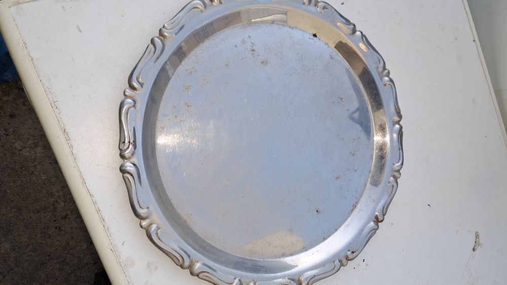 Bandeja em inox antiga.