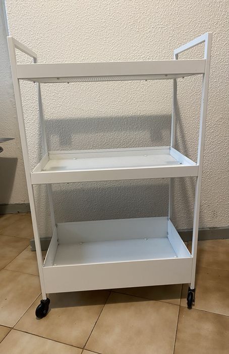 Carrinho arrumação