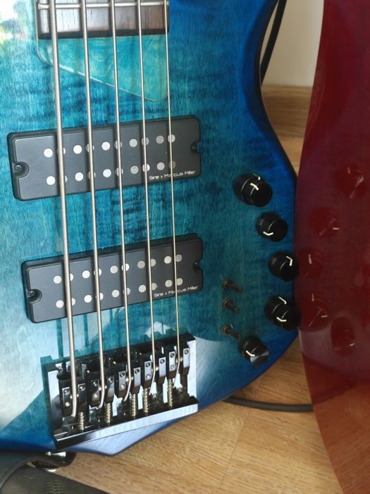 Gitara basowa Markus Miller