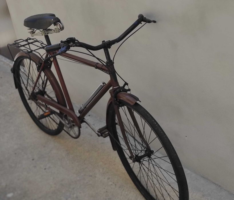 Bicicleta antiga, pasteleira