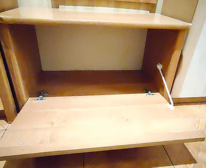 Шкафчик деревянный