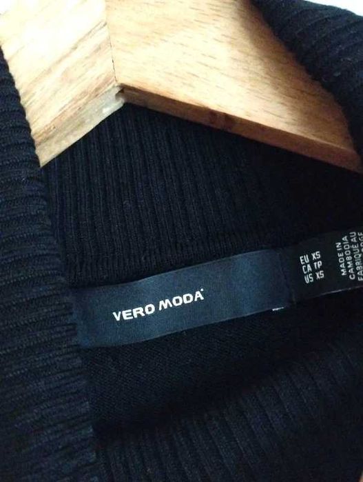 Czarny golf wiskozowy dopasowany sweter gładki wiskoza Slim Fit