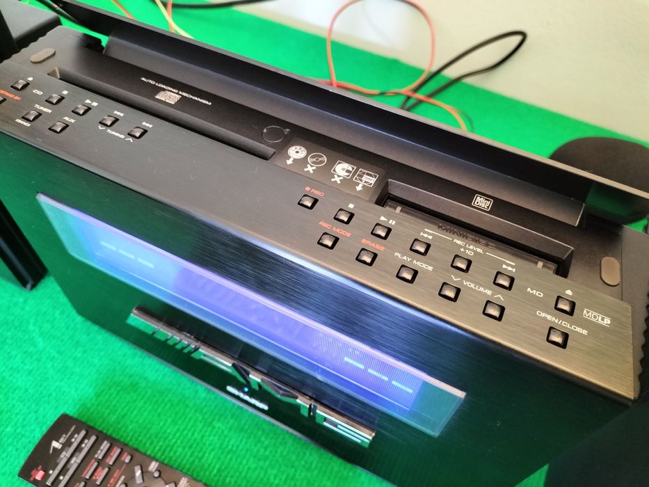 Aparelhagem Sharp com colunas Sony