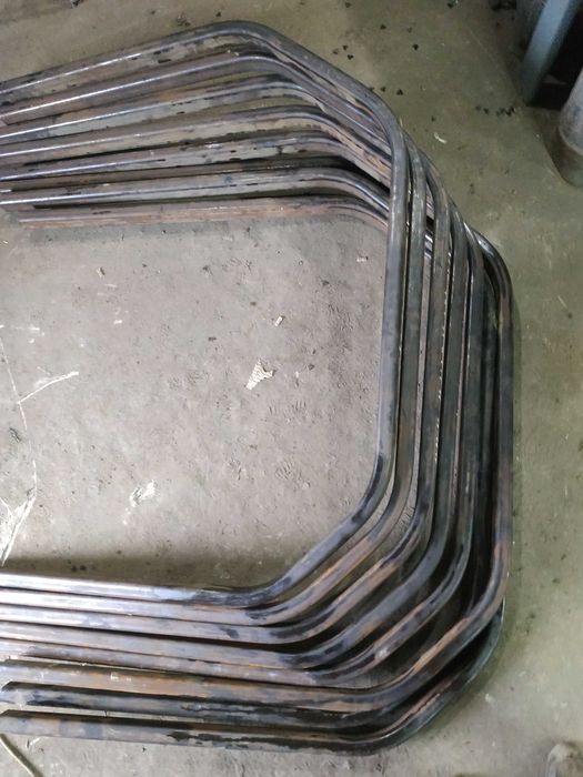 Гибка профильных и круглых труб, нарезка резьбы, шпилики, стремянки.