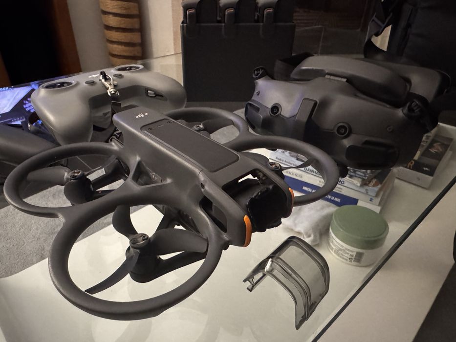 DJI Avata 2 Fly More Combo (3 Baterias) + DJI FPV Remote Controller 3