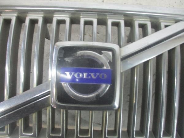 Grelha frente VOLVO V70 II (SW)