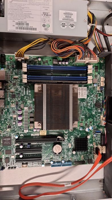 Supermicro SCE-512 server