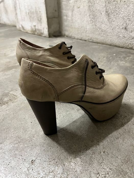 Sapatos de senhora em pele número  40  em bom estado