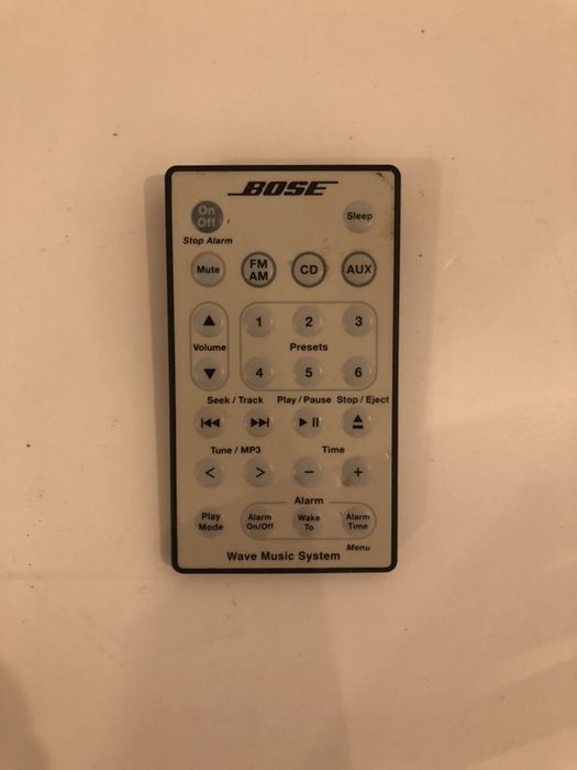 Bose Wave (Radio/AUX/CD/Alarm Clock)64729417460226121