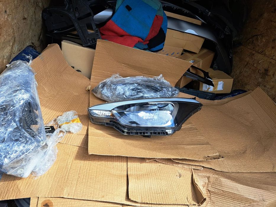 Lampa przednia lewa Hyundai i20 i-20 II 92101-C8000 Reflektor lewy przód Hyundai i20 II