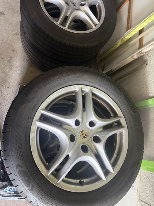 Conjunto 4 pneus com jantes Porsche Cayenne