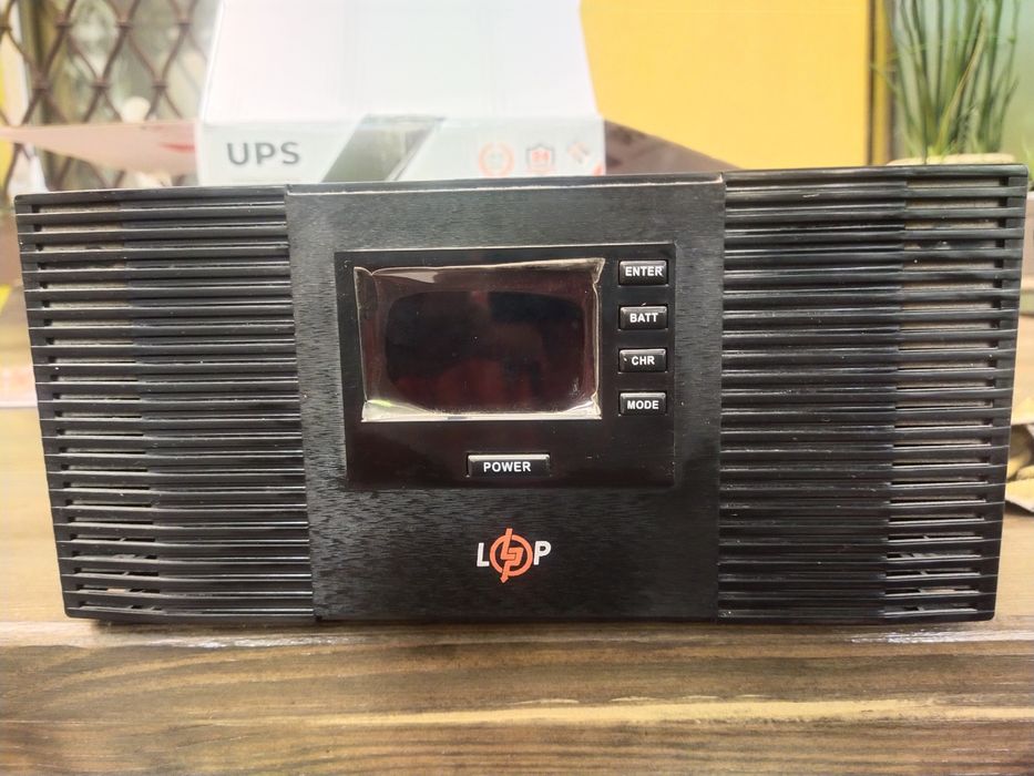 Инвертор с солнечной панелью