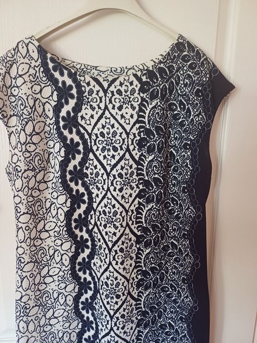 Super sukienka r. 44