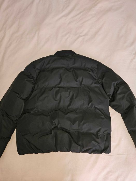 Blusão preto da Massimo Dutti, coleção de 2024