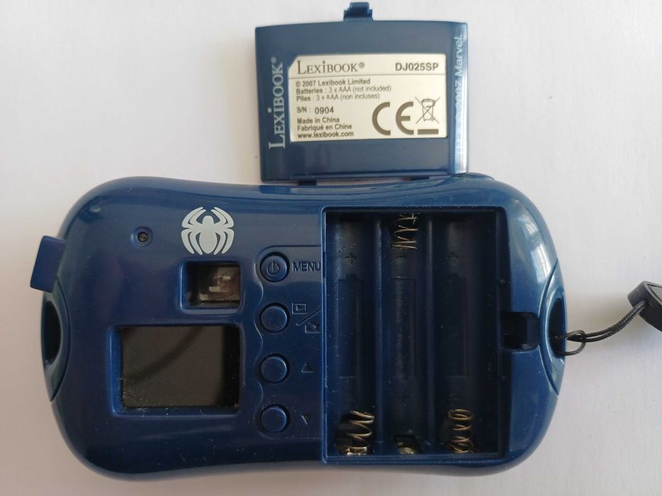 Máquina fotográfica digital Lexibook Spider-Man, com 2 capas, manual de instruções e CD com Software
