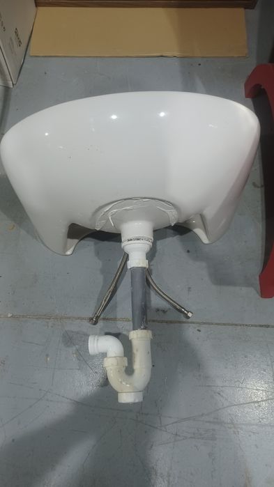 Lavatório com Pé e Bidé + Torneiras (Novo, Nunca Usado)