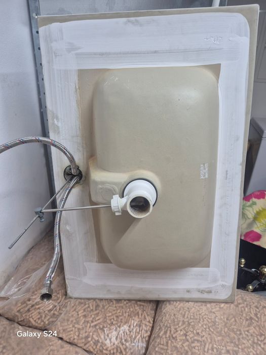 Zlew z baterią i dodatkami