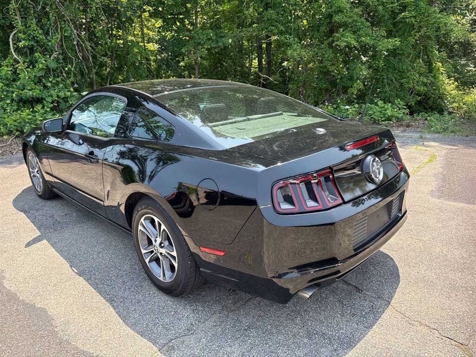 Ford Mustang      2014