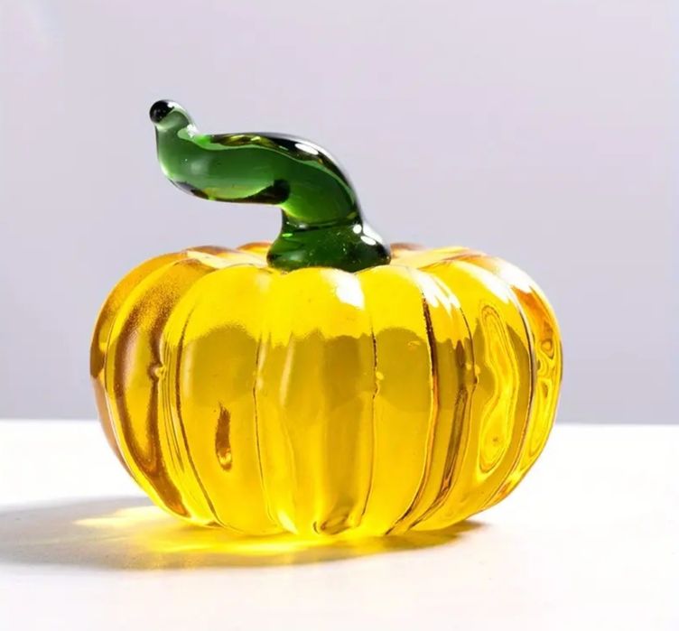 #Żółta szklana  dynia.