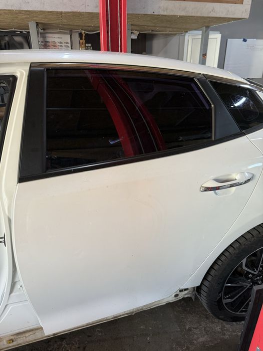 Kia k5 optima 2017 год двери