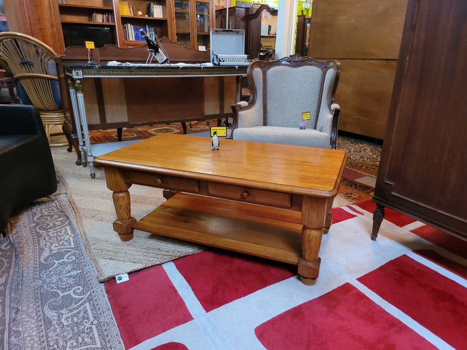 Mesa de centro em madeira maciça com gavetas64584277321859121