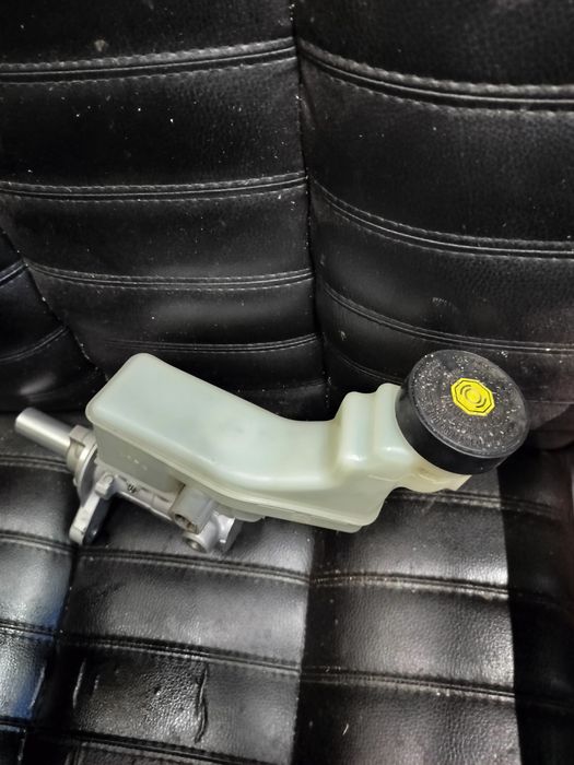 Главный тормозной цилиндр