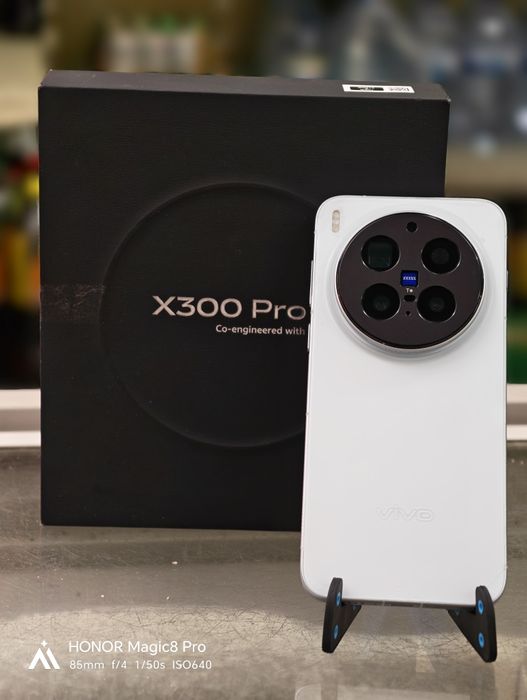 Vivo x300pro,internacional global,(6510mh batteria) warranty ate 2027julho.