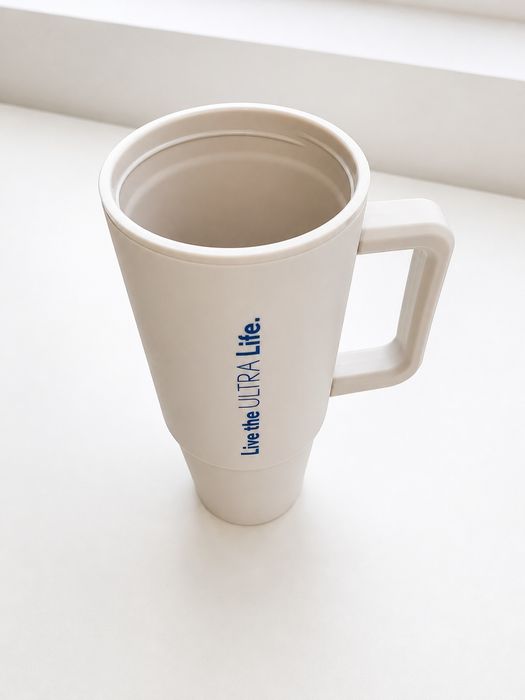 Copo Térmico com Palhinha e Pega 900ml – Como Novo