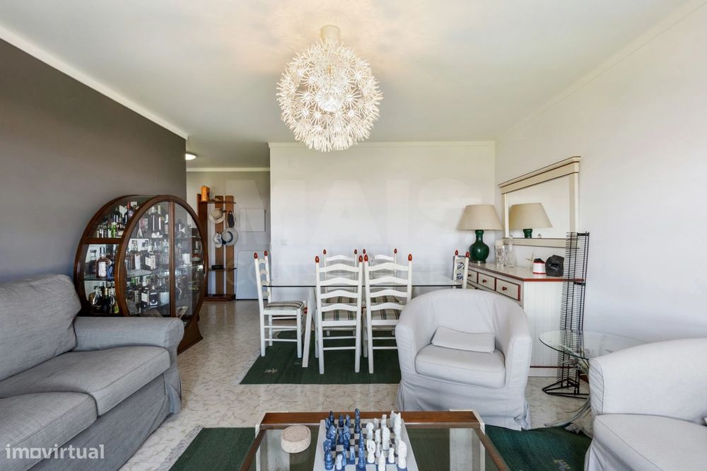 Apartamento T3 vista mar em prédio com elevador — Peniche, Leiria