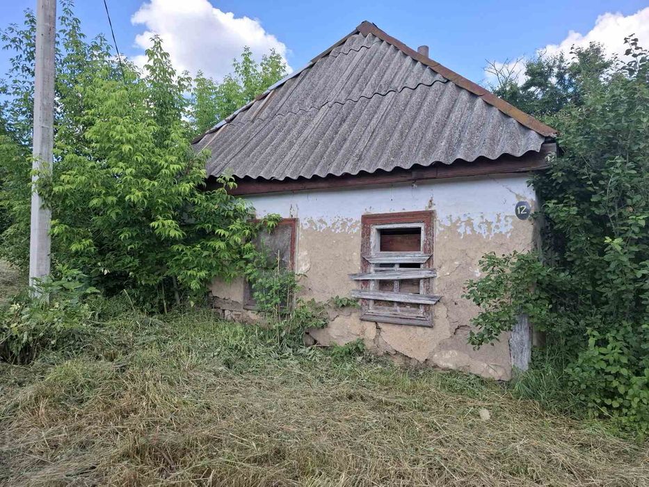 Продаж земельної ділянки із старим будинком в с.Будки