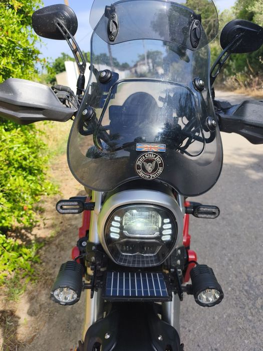 Voge 500 AC em excelente estado