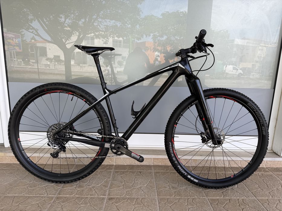 Bicicleta de BTT super equipada!!