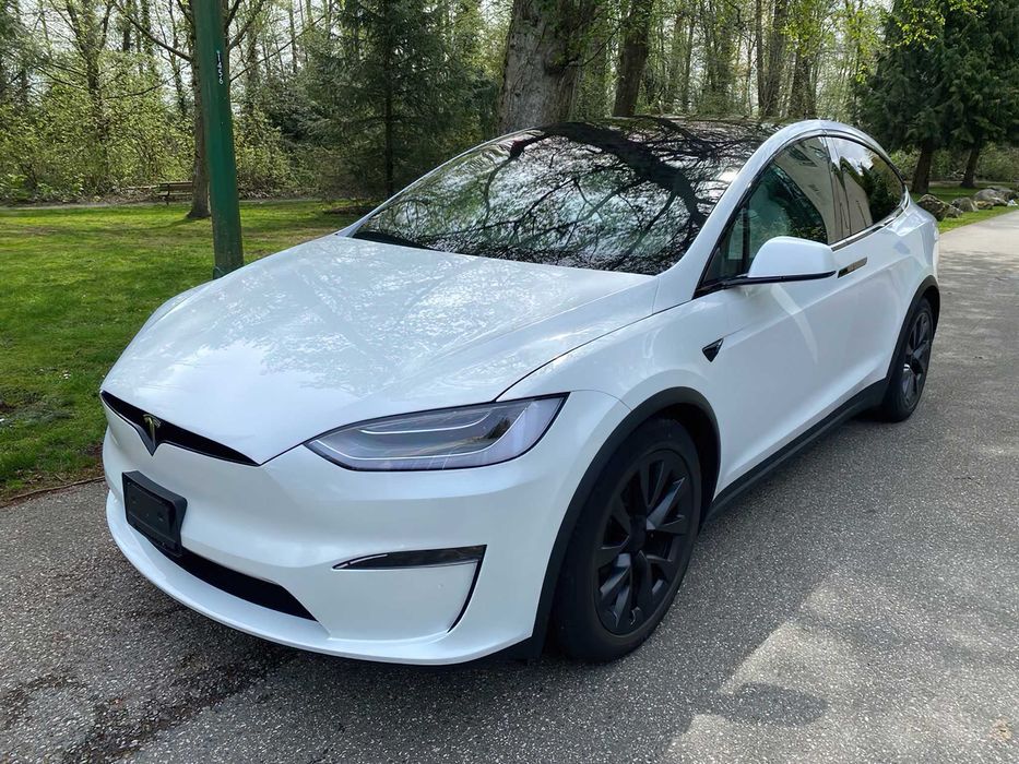 Tesla Model X      2022