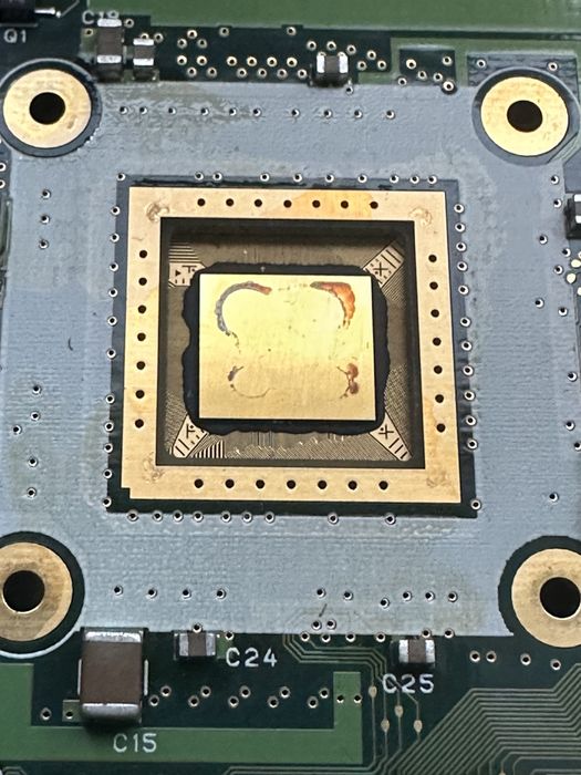 Intel SL28Q TT233 на платі Toshiba S320CDS