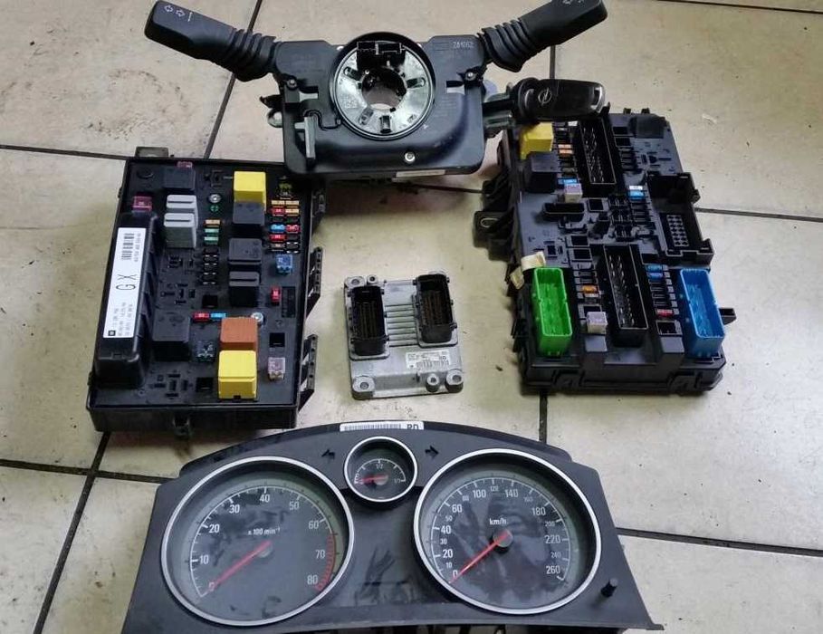 Zestaw do odpalenia komputer sterownik Opel Astra III H 1.4 Z14XEP