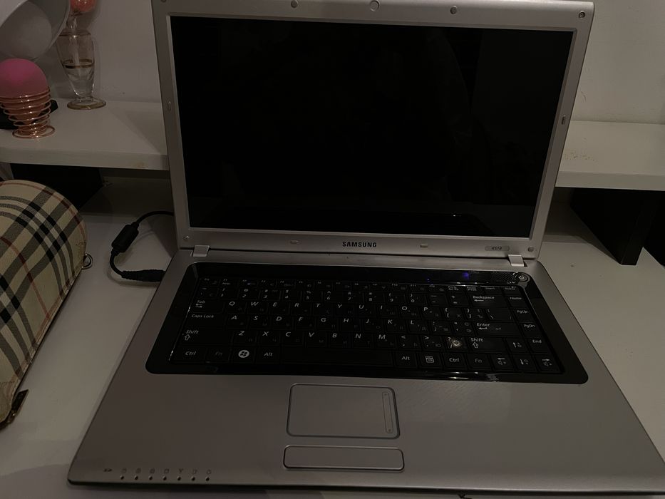 Ноутбук Samsung R518