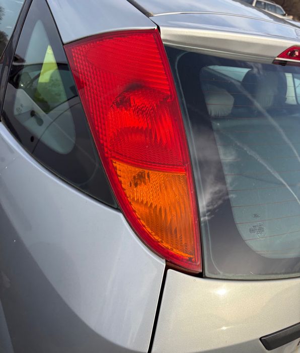 Farolim esquerdo Ford Focus MK1