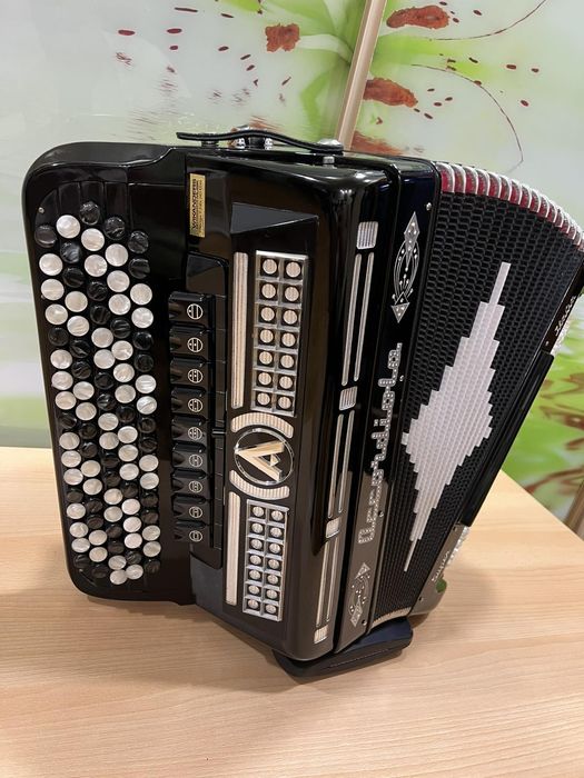 Баян пятирядний, італійський accordiola super italia, чотириголосий
