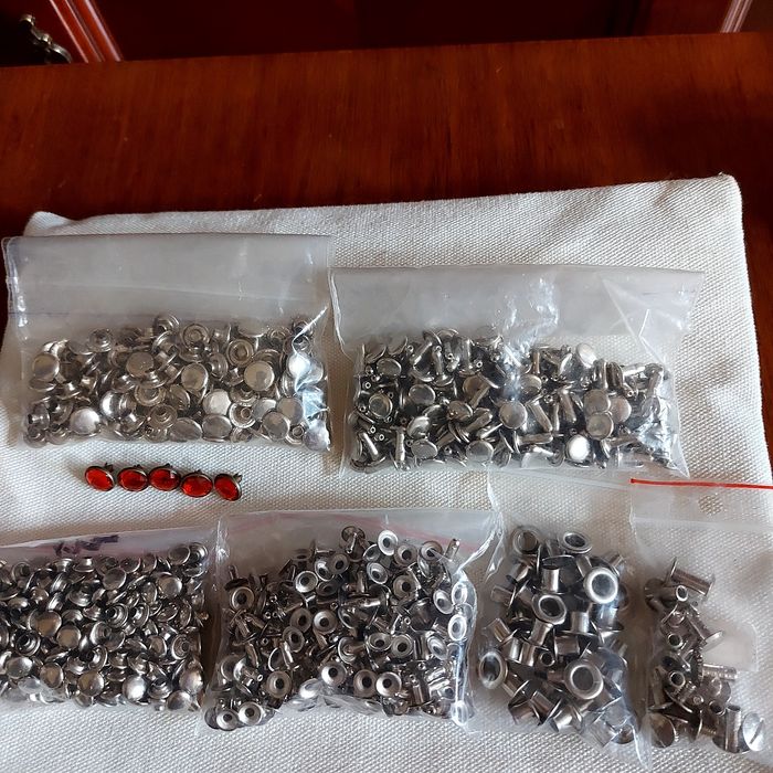 Заклепки хольнитени