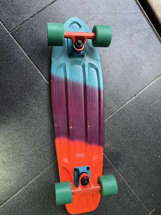Vendo skate novo.