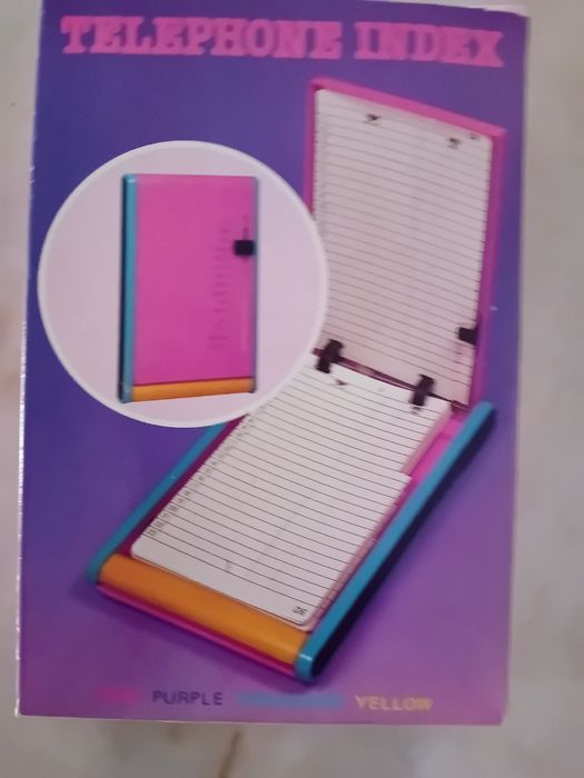 Agenda telefónica Nova de plástico