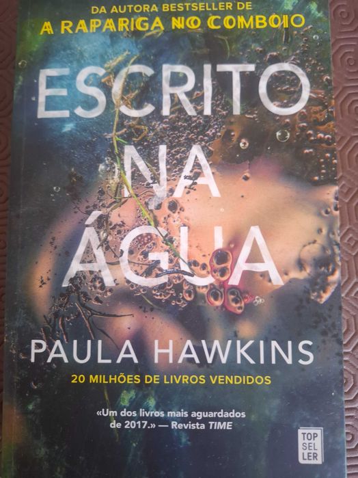 Escrito na Água, de Paula Hawkins