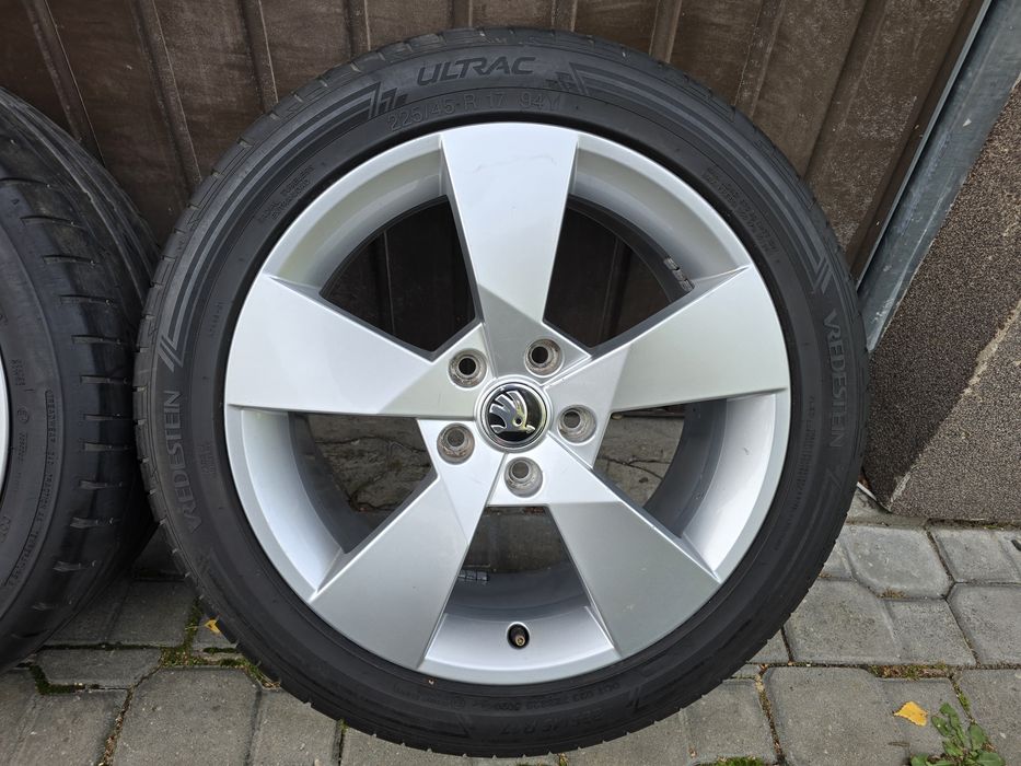 Felgi z oponami 225/45R17 Skoda Octavia 5x112 Yeti Superb Golf A3 A4