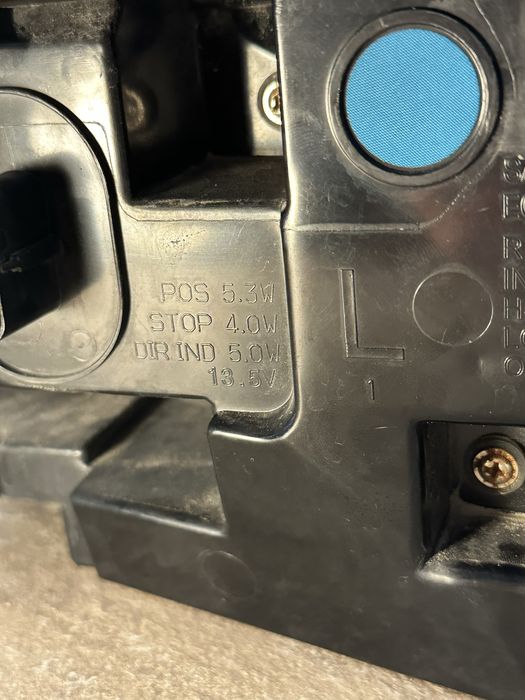 Задній ліхтар фара tesla 3